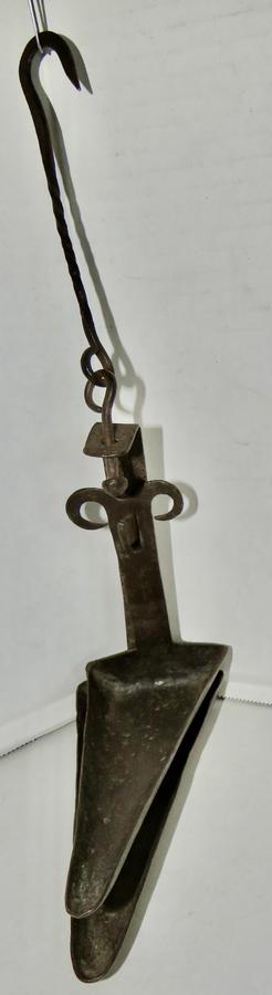 RARE 17TH C. FORGED CRUSIE WITH RAM'S HORN BACK