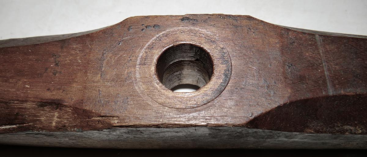 18TH C. MAPLE TABLE TOP DOUBLE CANDLE HOLDER