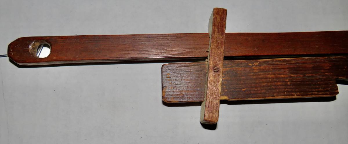 RARE AMERICAN WOODEN LIGHTING TRAMMEL