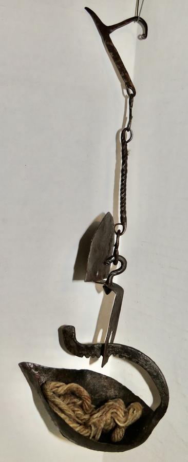 COLONIAL FORGED IRON CANTING CRUSIE OIL LAMP