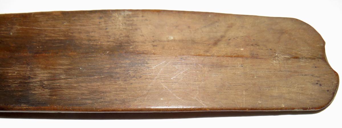 COLONIAL PA WOODEN BUSK WITH A HEART
