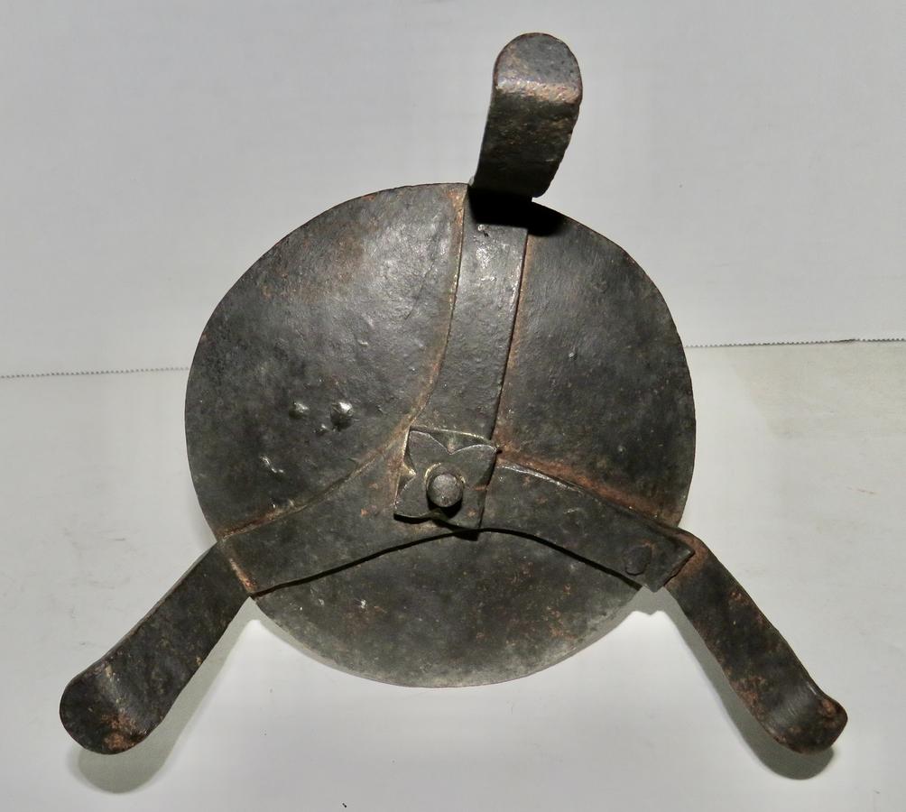 VERY RARE PILGRIM ERA ADJUSTABLE CANDLEHOLDER