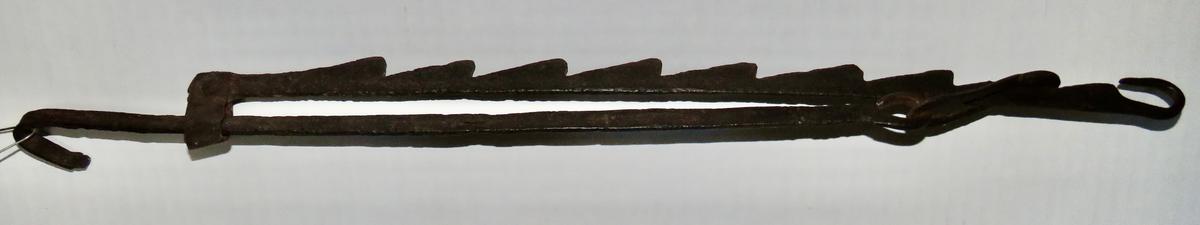 18TH C. FORGED LIGHTING TRAMMEL