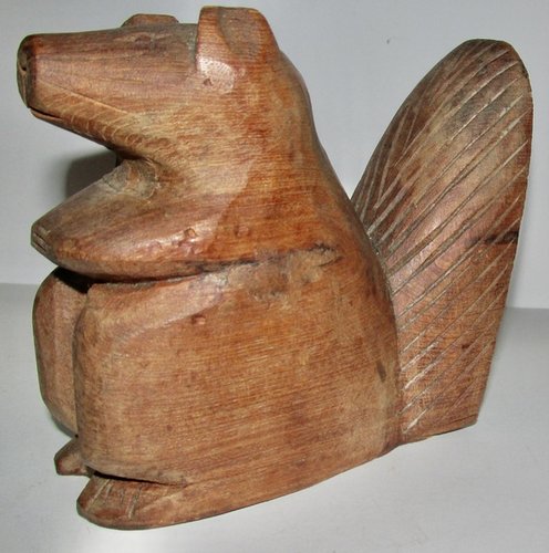FOLK ART CARVED BEAVER