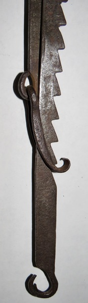 AMERICAN PILGRIM ERA FORGED IRON LIGHTING TRAMMEL