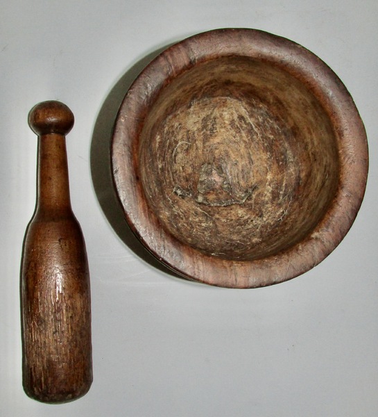 WALNUT BURL MORTAR & PESTLE, 18TH CENTURY