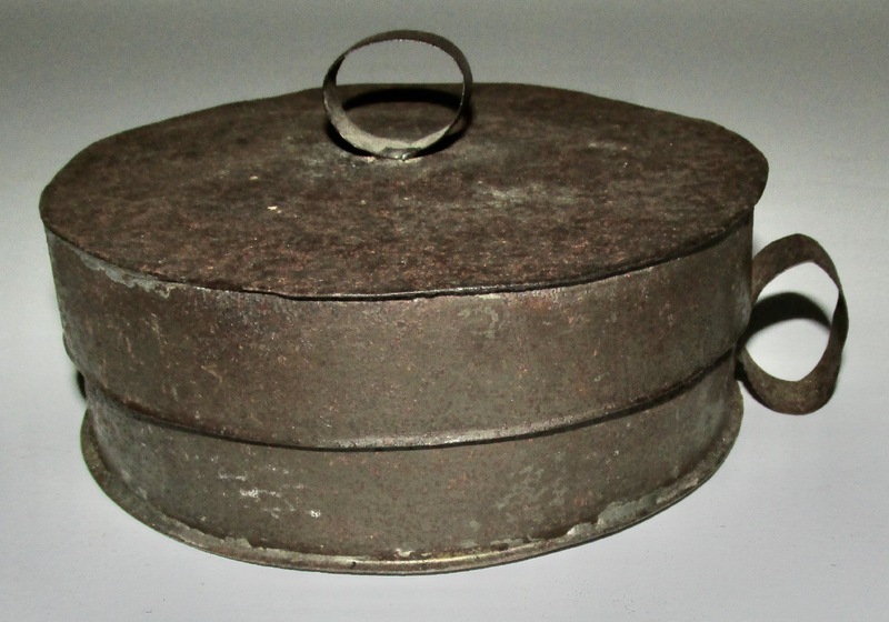 REV WAR ERA TINDERBOX FOR STARTING FIRES, COMPLETE