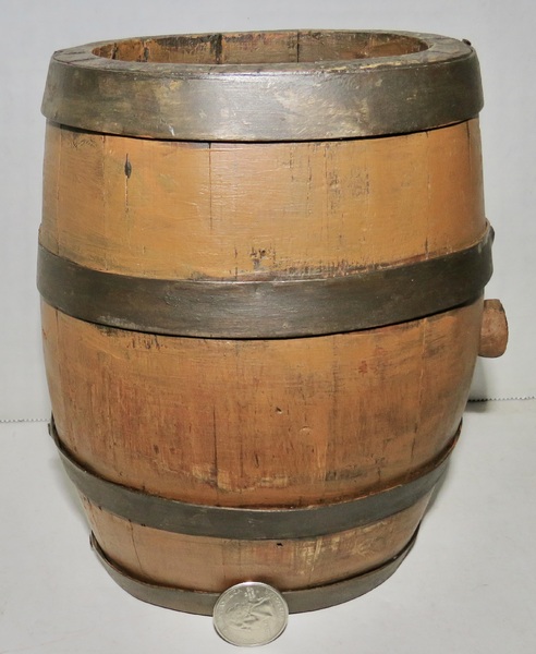 REV. WAR PERIOD STAVED CANTEEN WITH ORIGINAL PAINT