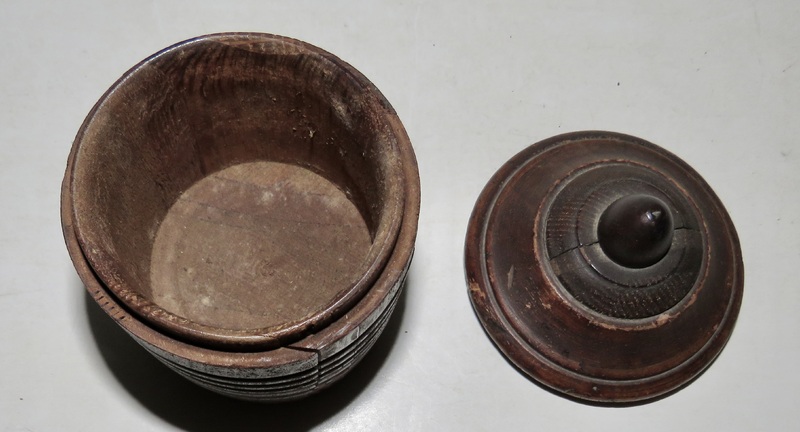 PILGRIM ERA ENGLISH BEEHIVE SHAPE SPICE JAR & LID