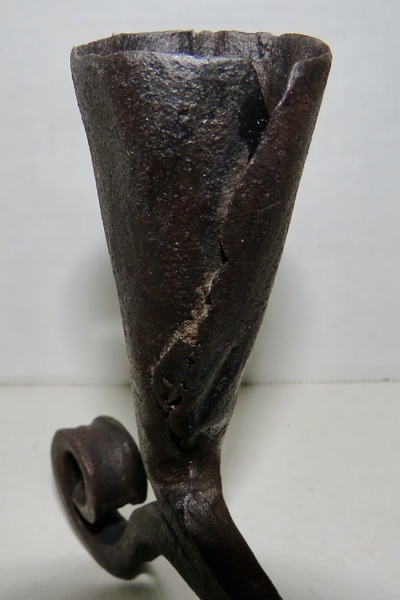 18TH C. FORGED IRON SPIKE CANDLEHOLDER W/ CURL