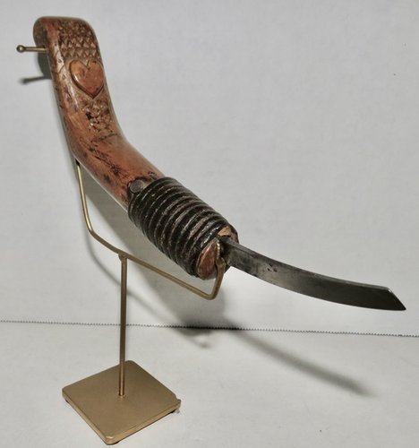 IROQUOIS CROOKED KNIFE CHIP CARVED HEART AND HOUSE