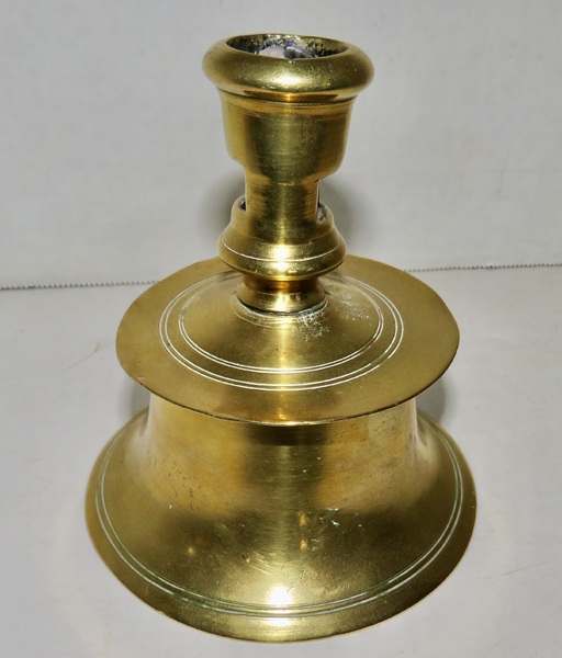 BEST PILGRIM ERA DUTCH BRASS CAPSTAN CANDLESTICK