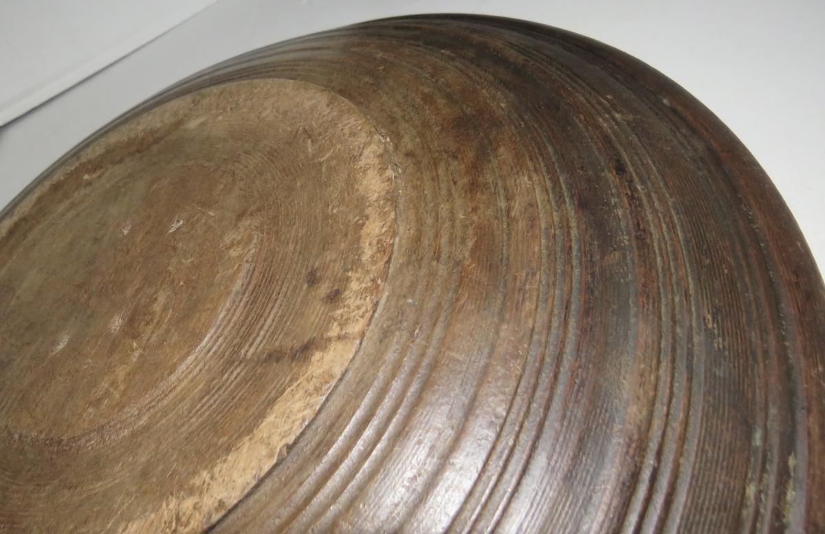 THE BEST PILGRIM PERIOD TREEN CHARGER, 17",
