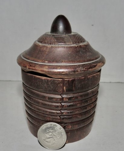 PILGRIM ERA ENGLISH BEEHIVE SHAPE SPICE JAR & LID