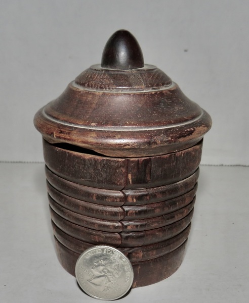 PILGRIM ERA ENGLISH BEEHIVE SHAPE SPICE JAR & LID