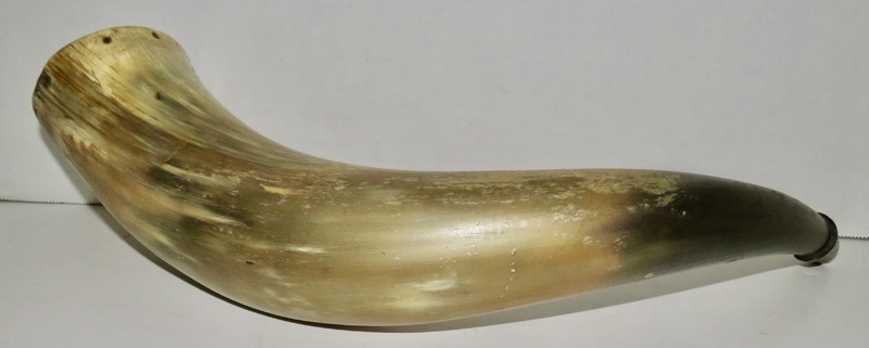 SCARCE 18TH/19TH C. RIFLEMAN'S SUPPLY POWDER HORN