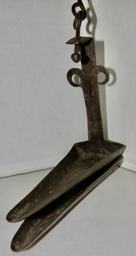 RARE 17TH C. FORGED CRUSIE WITH RAM'S HORN BACK
