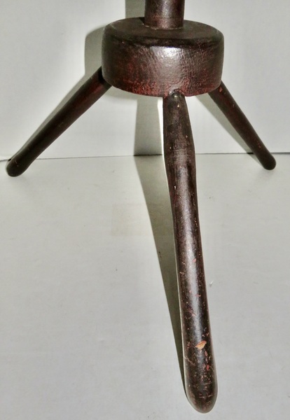 WONDERFUL WINDSOR CANDLE STAND WITH BROWN PAINT
