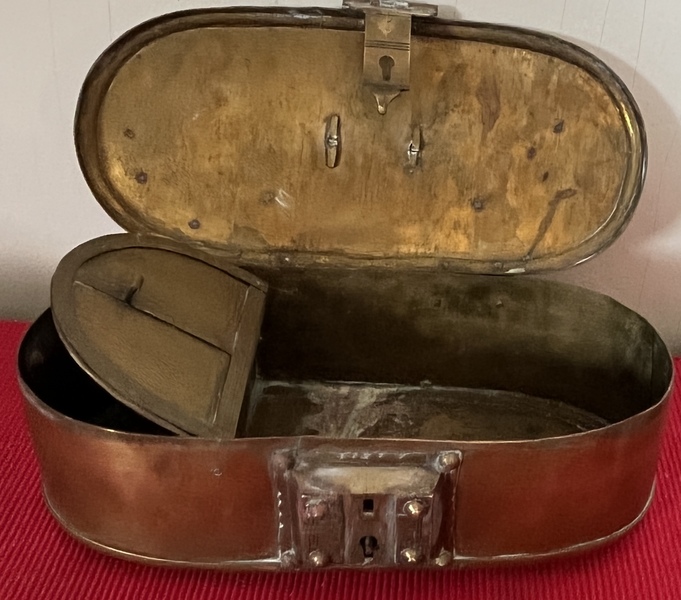 18 thc. Dutch Brass Strong Box