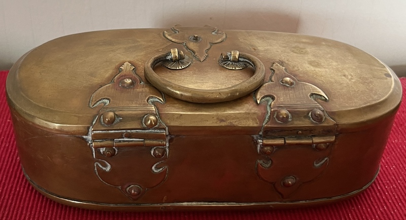 18 thc. Dutch Brass Strong Box