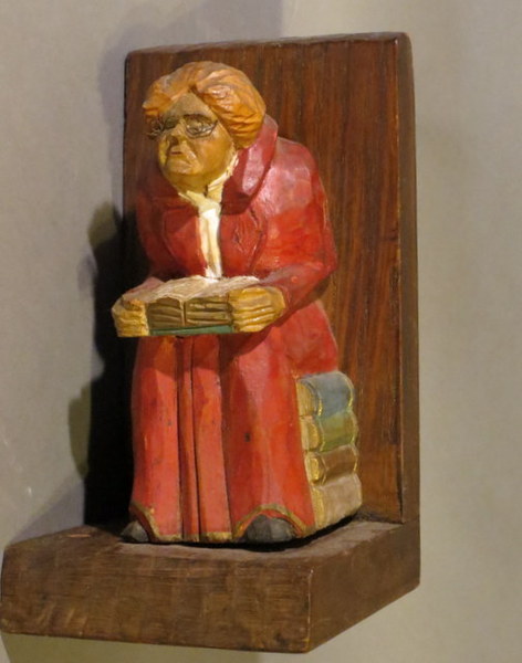 Pr. Carved Bookends
