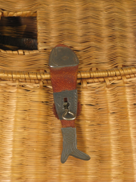 Fishing Creel with Fish Latch