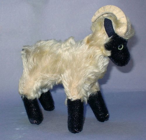 Steiff Ram
