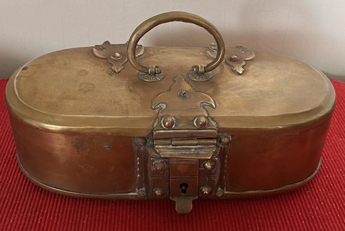 18 thc. Dutch Brass Strong Box
