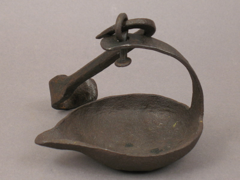 18thc. Wrought Iron Pan Oil Lamp