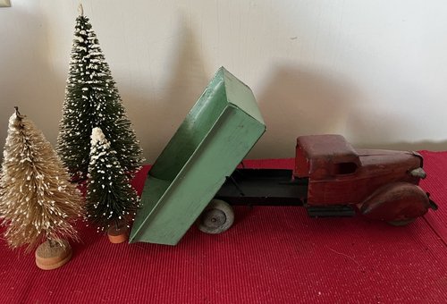 1930’s Dump Truck
