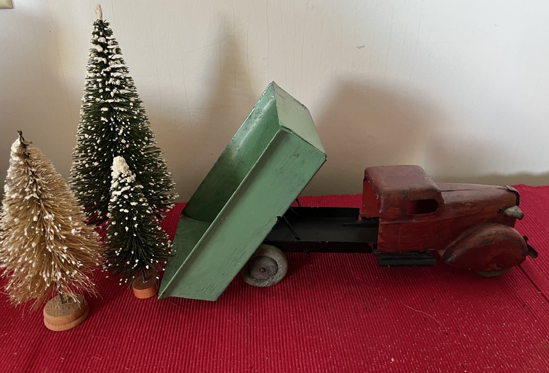 1930’s Dump Truck