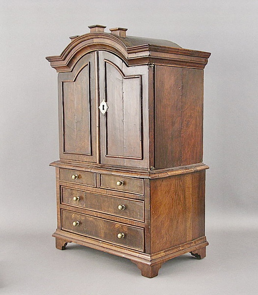 Miniature Bonnet Top Linen Press