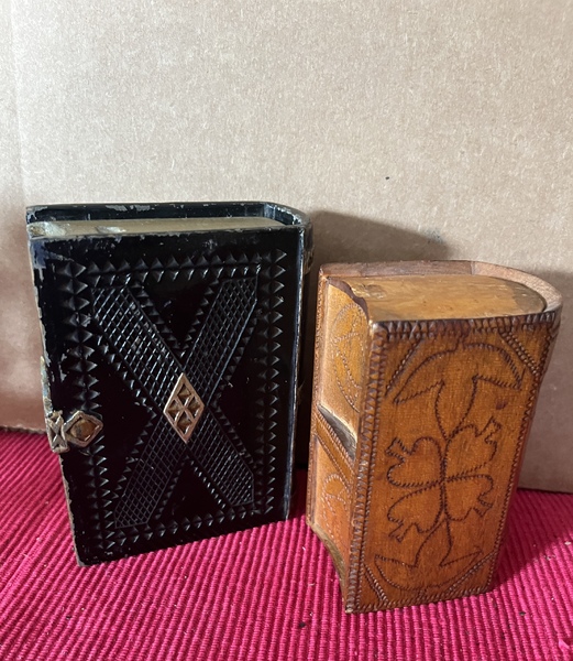 Spruce Gum Boxes