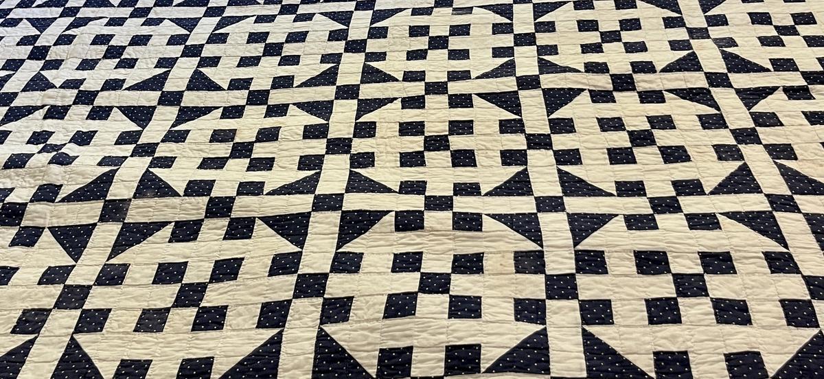 Quilt Indigo Blue and White