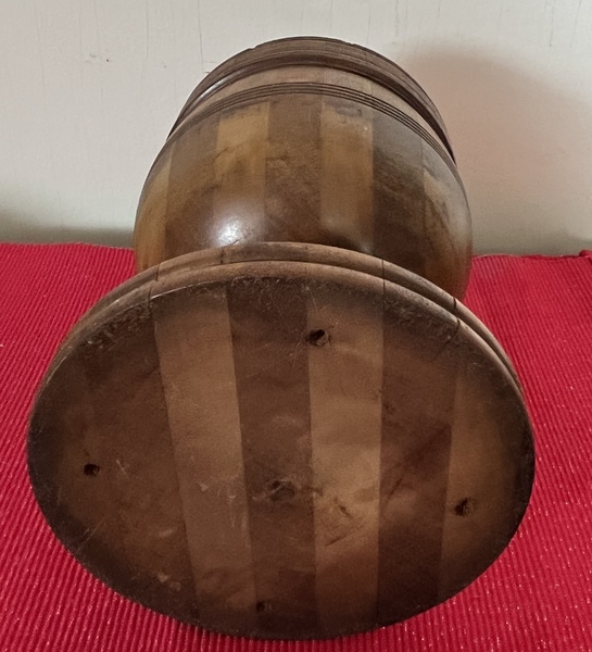 Covered Pedestal Treenware
