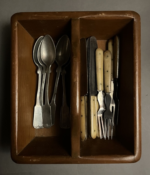 Child’s Cutlery Box with Cutlery
