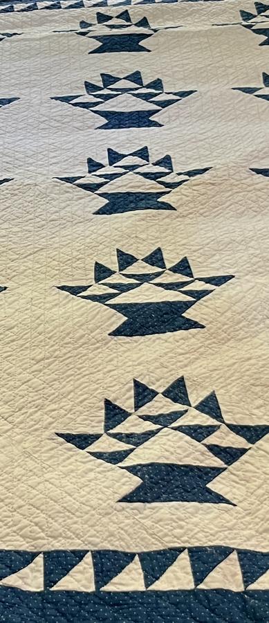 Quilt Blue/White Basket