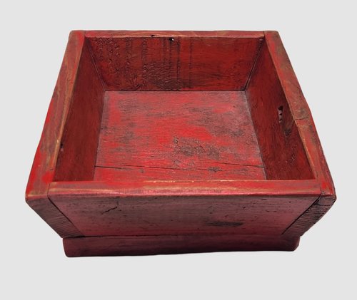 Old Apple Box