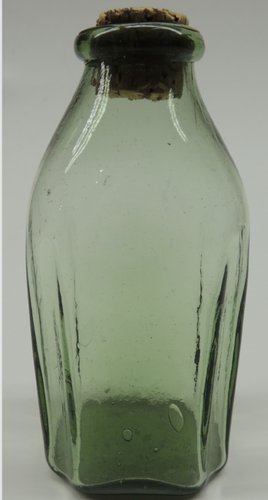 Good Early Colonial Snuff Bottle