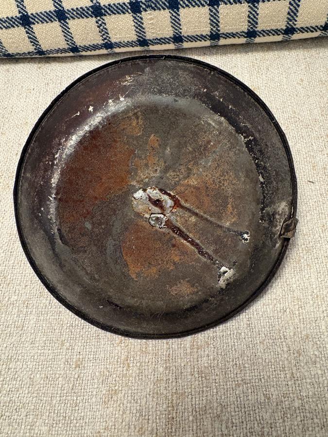 *C1830-60 ROUND TOLE PAINTED CANDLE HOLDER