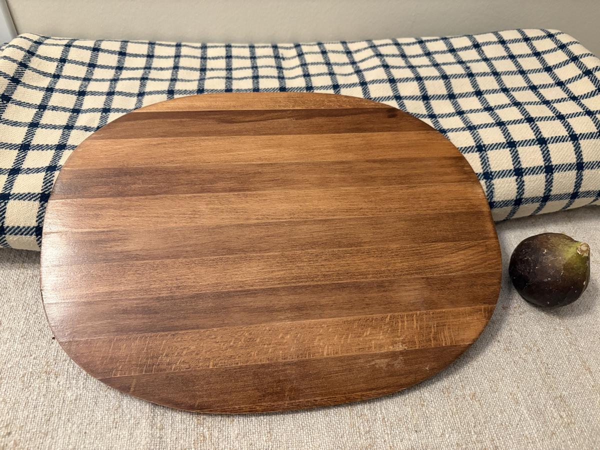 19TH C SHAKER CUTTING BOARD, BY THOS FISHER.