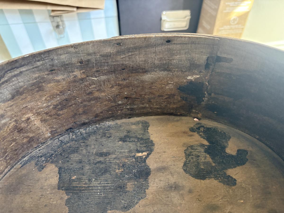 C.1830-1840, MT. LEBANON SHAKER 3 FINGER “SPIT BOX