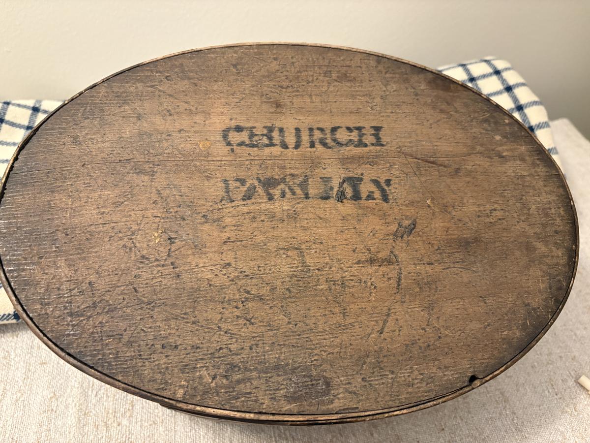 C.1830-1840, MT. LEBANON SHAKER 3 FINGER “SPIT BOX