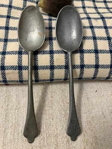 PAIR, C 1700 DUTCH PEWTER SPOONS