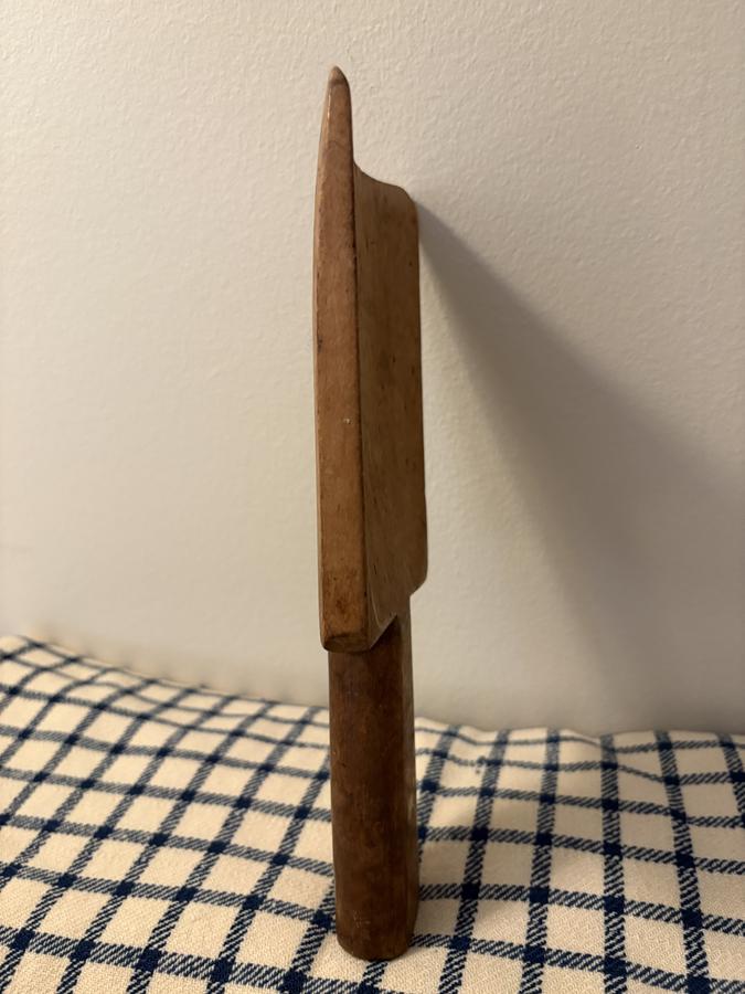 C 1800 NATIVE AMARICAN CARVED PINE PADDLE