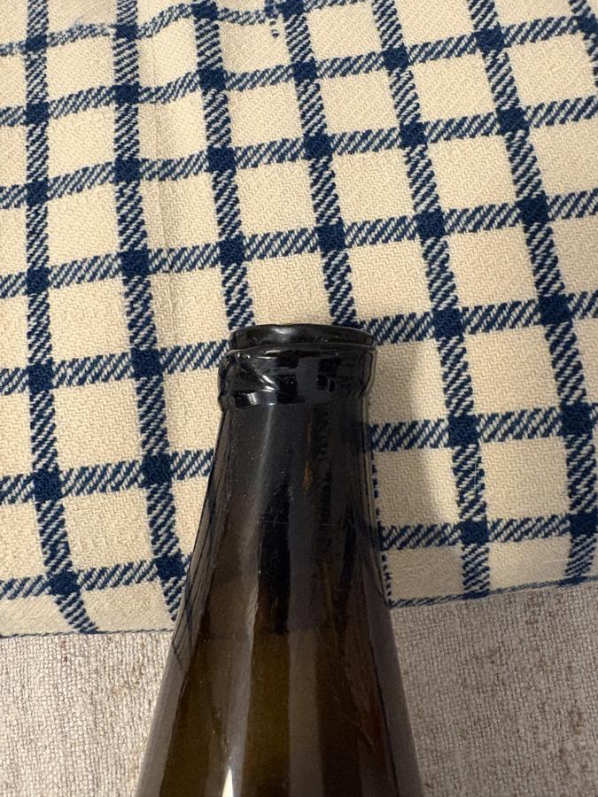 18TH C DARK GREEN BLOWN DUTCH WINE BOTTLE