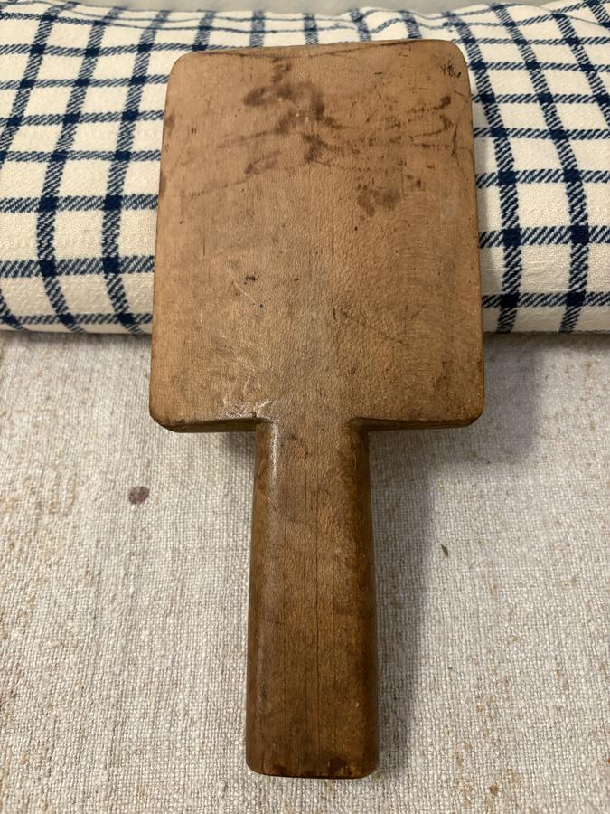 C 1800 NATIVE AMARICAN CARVED PINE PADDLE