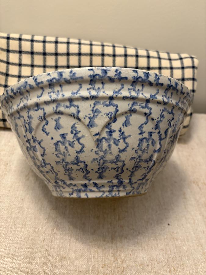 *C1890 BLUE/WHITE SPONGE BOWL