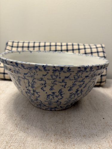 *C1890 BLUE/WHITE SPONGE BOWL