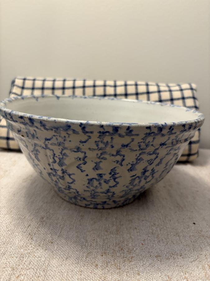 *C1890 BLUE/WHITE SPONGE BOWL
